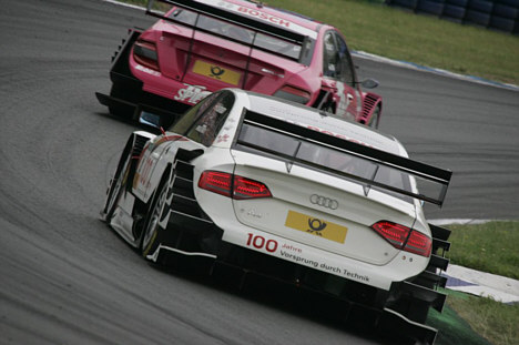 Tom Kristensen havde sikker håbet på at kunne vise hele DTM feltet denne vinkel på Audi A4 raceren, istedet måtte han kæmpe sig op gennem feltet!